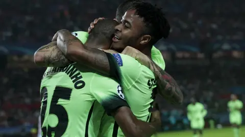 Manchester City vence al Sevilla y clasifica a Octavos