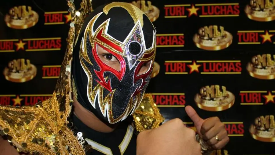 WWE buscaría contratar a Máscara Dorada