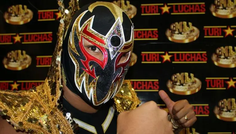 WWE buscaría contratar a Máscara Dorada