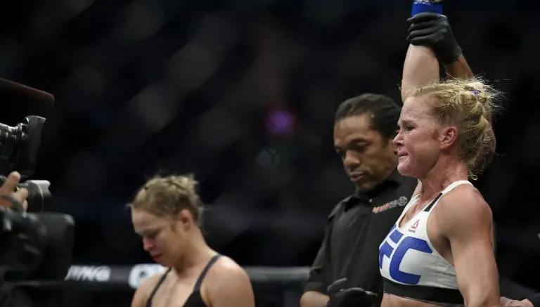 Holly Holm noquea a Rousey y conquista UFC