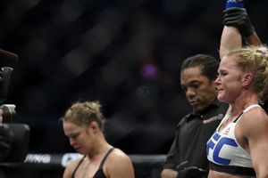 Holly Holm noquea a Rousey y conquista UFC