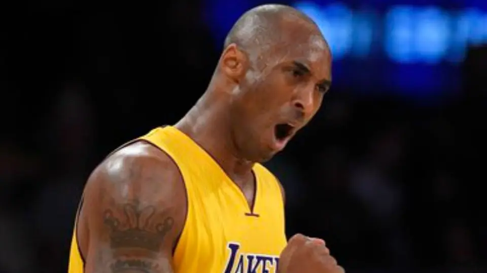 Kobe Bryant anuncia su retiro del basquetbol