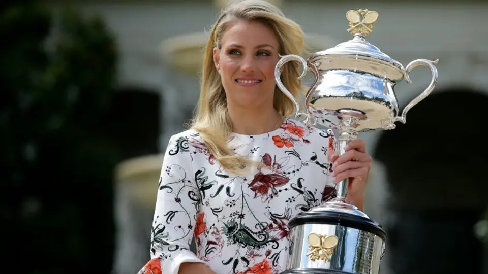 Angelique Kerber extravía trofeo del Abierto de Australia