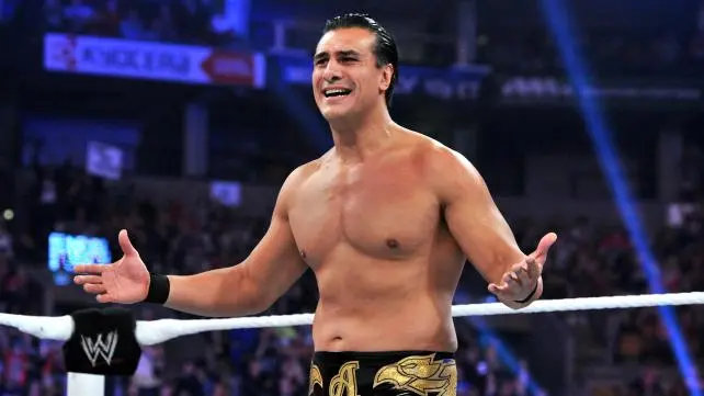 Aficionados de WWE piden despido de Alberto del Río