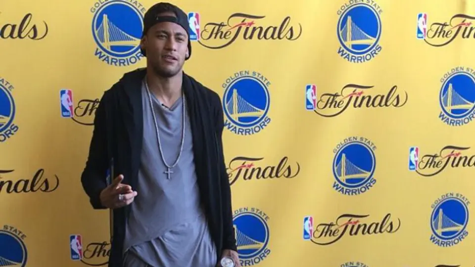 Neymar asiste a segundo juego de las Finales de NBA