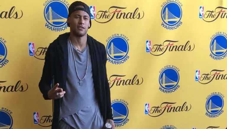 Neymar asiste a segundo juego de las Finales de NBA