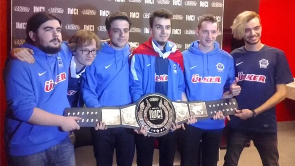Supermassive, Campeón de IWCI de League of Legends