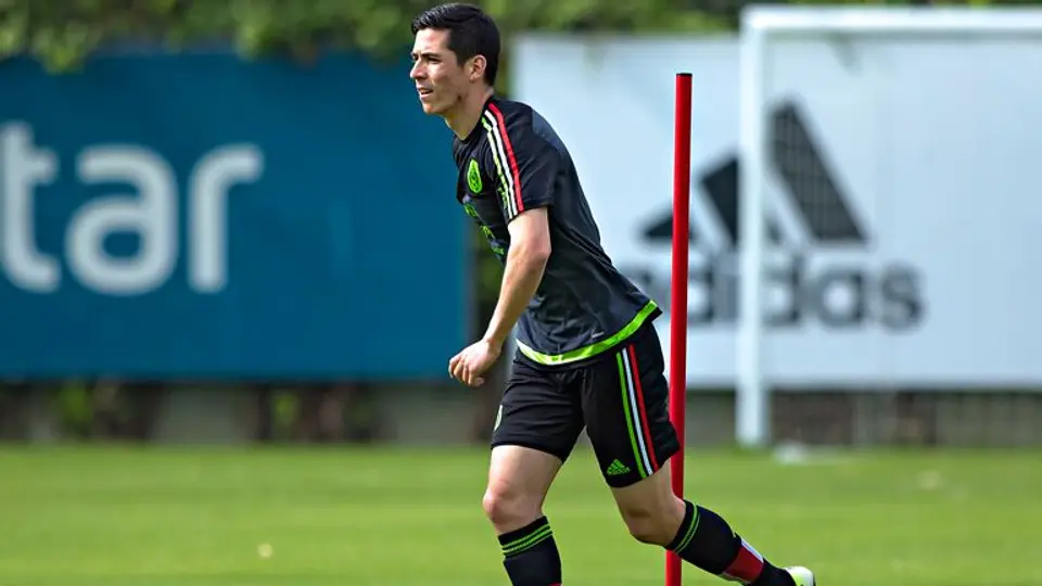 Chivas anuncia el fichaje de Marco Bueno