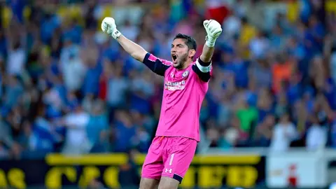 Jesús Corona, cerca de renovar con Cruz Azul