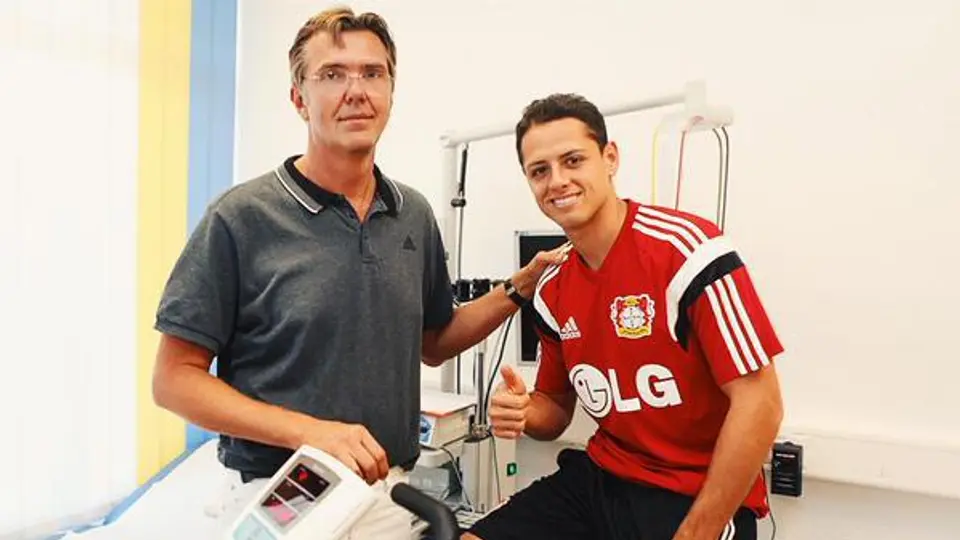 Club de Cuervos 'lamenta' fichaje de Chicharito con el Bayer
