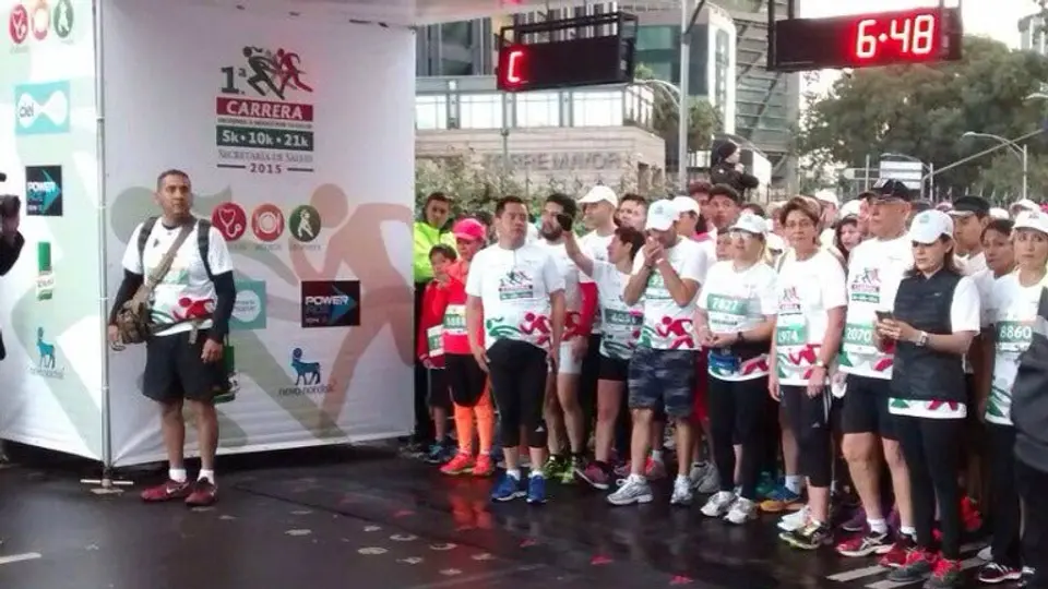 5 mil personas en la carrera "Moviendo a México por tu Salud"
