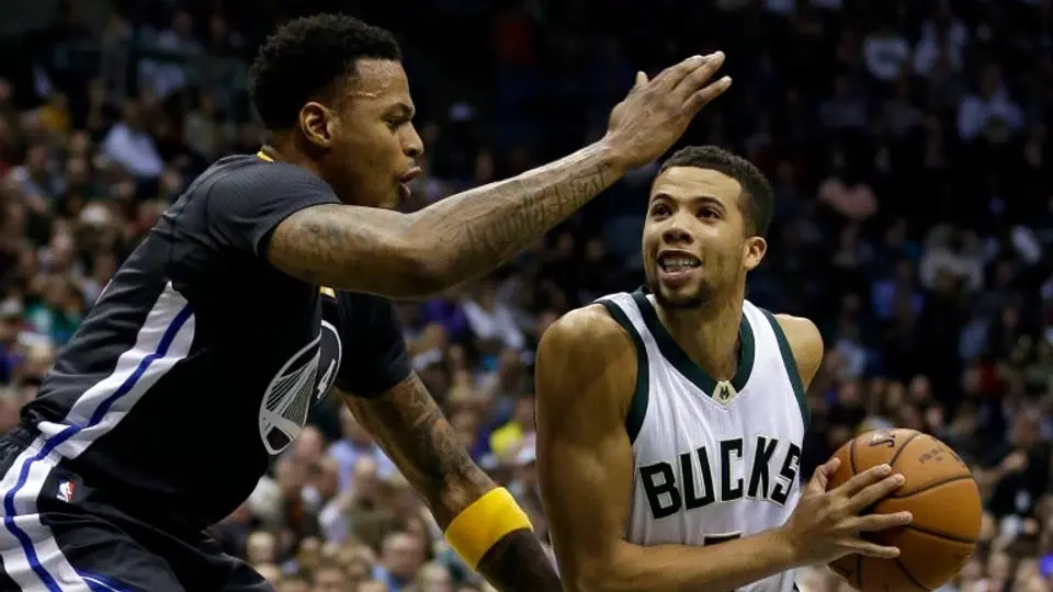 Warriors pierde el invicto contra los Bucks