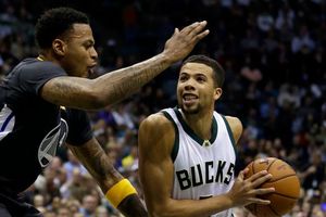 Warriors pierde el invicto contra los Bucks