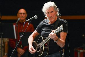 Roger Waters arremete contra EPN durante concierto