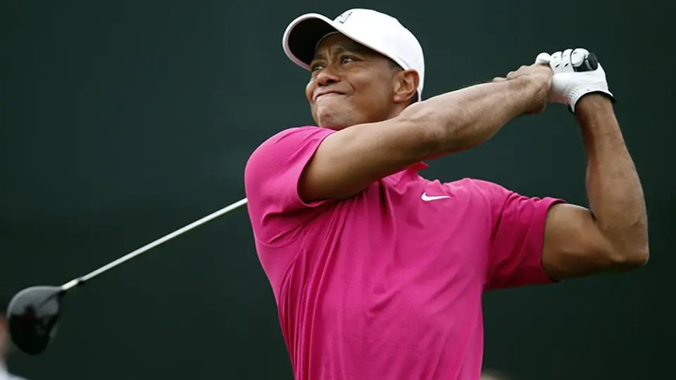 Tiger Woods cumple 40 años en un 2015 para el olvido