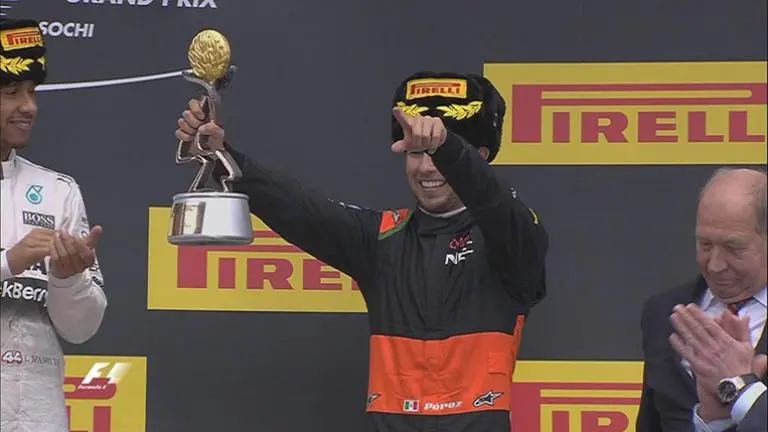 Checo Pérez, un podio con drama incluido
