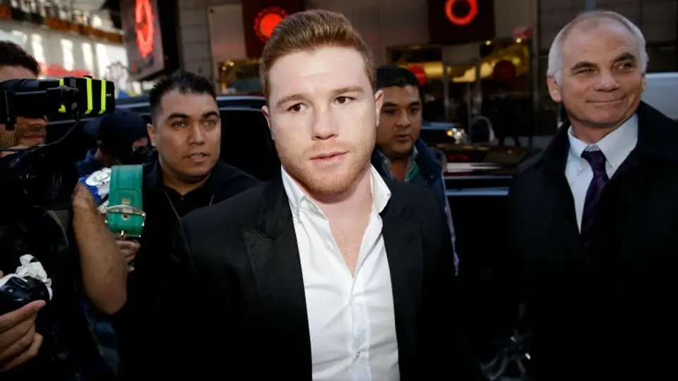 Canelo Álvarez se avienta un doble 'nocaut'
