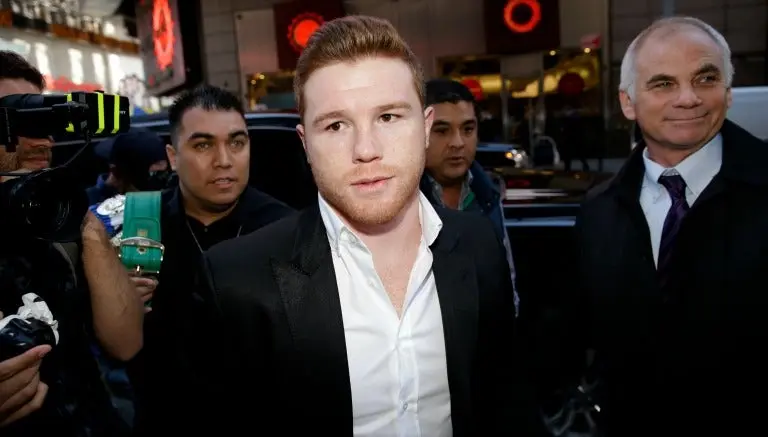 Canelo Álvarez se avienta un doble 'nocaut'
