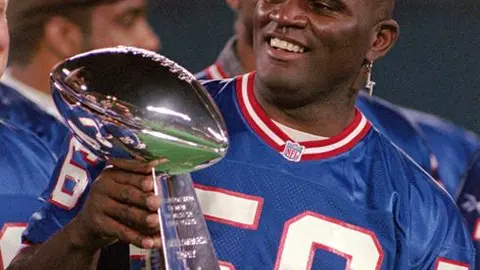 Lawrence Taylor, histórico jugador de la NFL, lleva una semana hospitalizado
