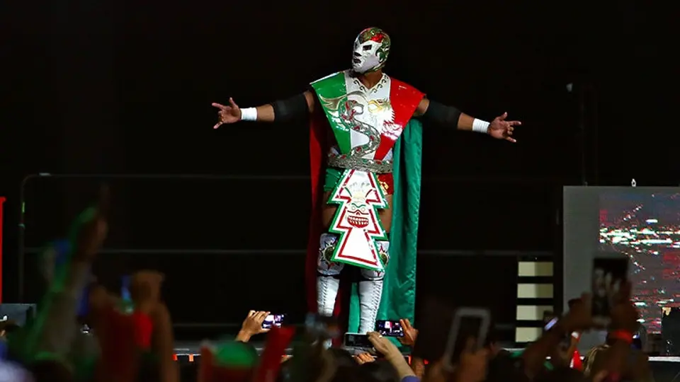 Dr. Wagner sale de función de Aniversario 82 del CMLL