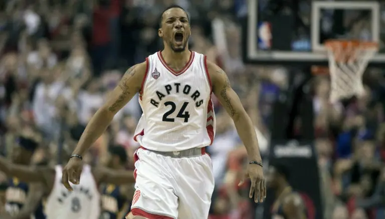 Raptors toma ventaja en serie contra Pacers