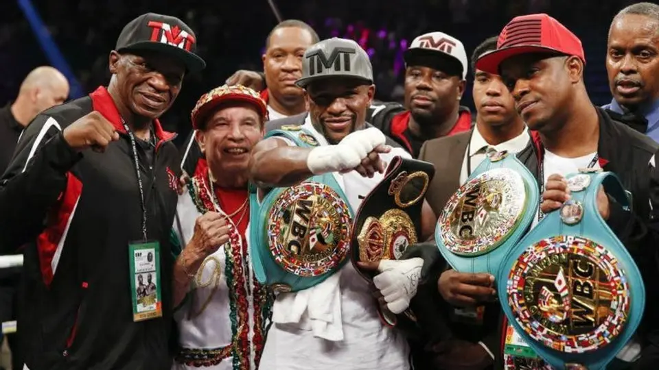 Habrá 'Mundialito' por títulos de Mayweather