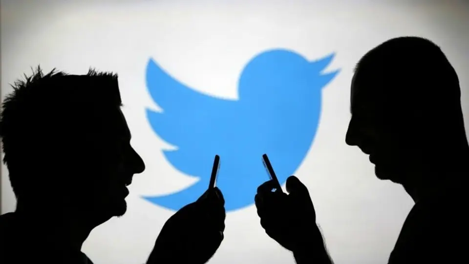 Twitter prueba opción para agregar gifs
