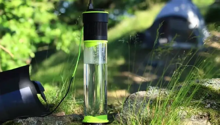 Inventan botella que transforma aire en agua