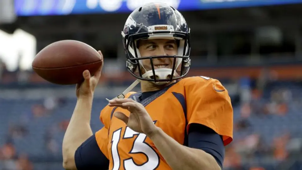 Trevor Siemian gana titularidad a Mark Sánchez en Broncos