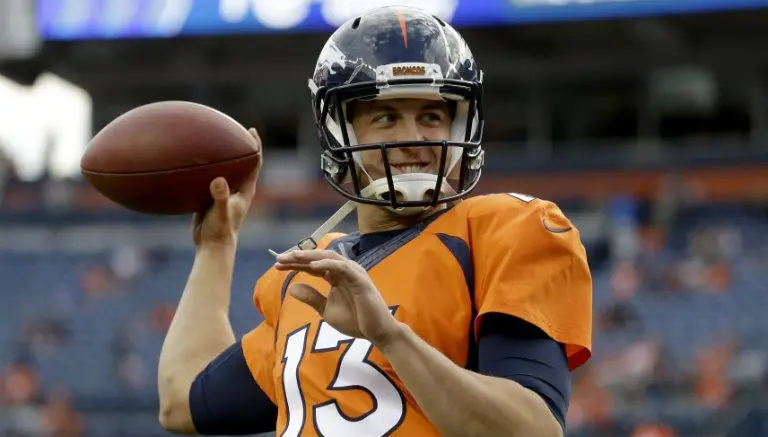 Trevor Siemian gana titularidad a Mark Sánchez en Broncos