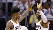 Cavaliers derrota 'a punta de triples' a Detroit