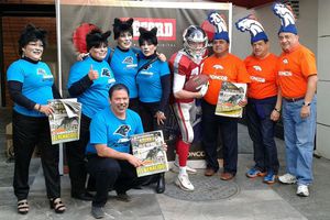 RÉCORD y Hooters encienden fiesta previa al SB50