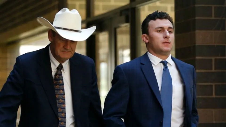 Prohíben a Manziel tener contacto con su exnovia