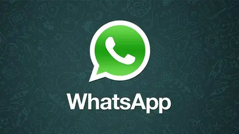 Hombre junta a sus ex en WhatsApp