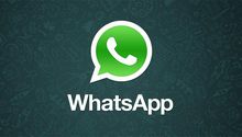 Hombre junta a sus ex en WhatsApp