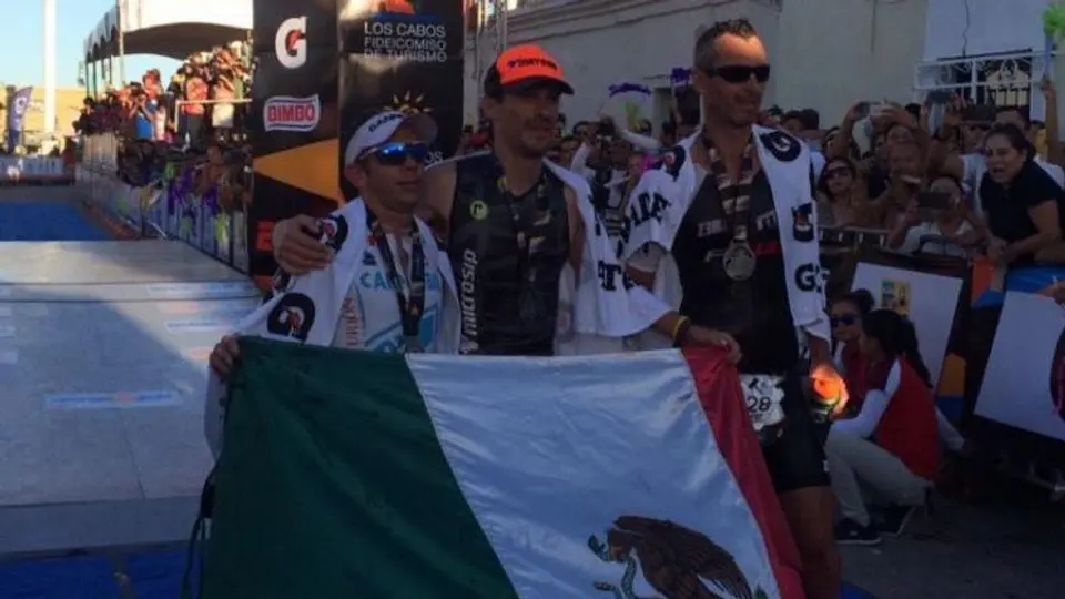 Mexicanos se llevan el Ironman de Los Cabos 2015