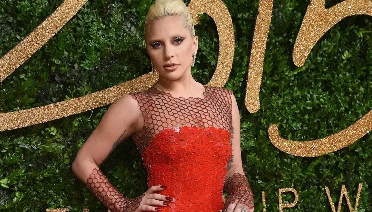 Lady Gaga interpretará himno de EU en el Super Bowl