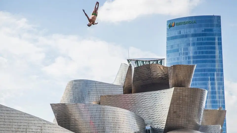 Paredes, tercer lugar en Cliff Diving 2015