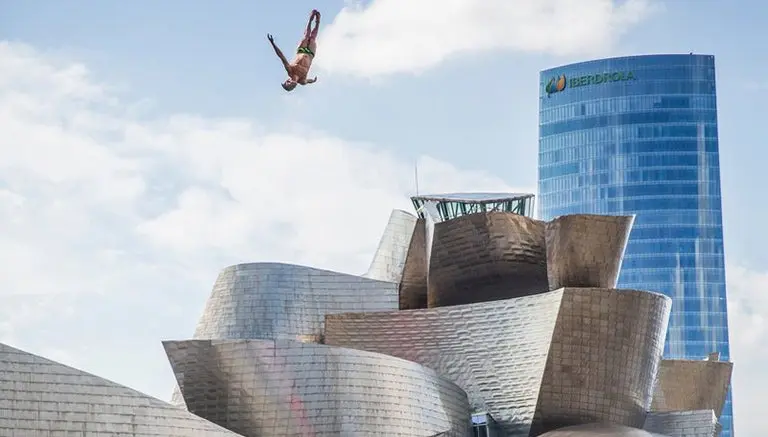 Paredes, tercer lugar en Cliff Diving 2015