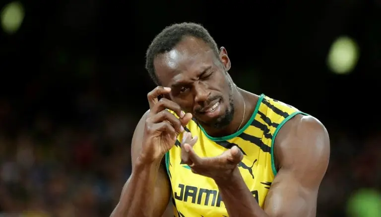 Bolt nalguea una stripper en fiesta de Lil Wayne