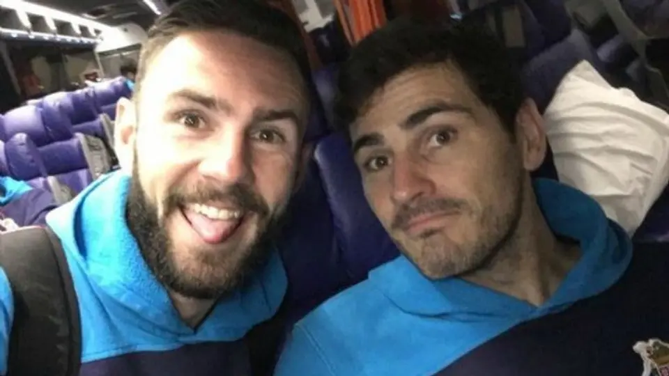 Casillas 'retira' a Layún con trolleo en redes