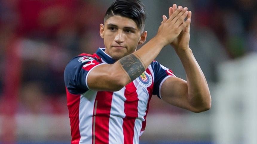 Alan Pulido se estrena como goleador con Chivas | RÉCORD