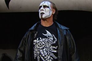 Sting le hace la vida imposible a Seth Rollins