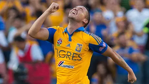 Chivas tiene acuerdo con Tigres por Dueñas y Aquino está a un paso