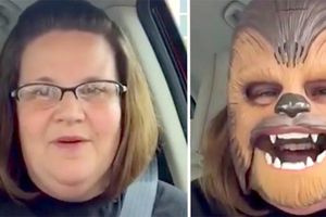Video de mujer con máscara de Chewbacca se vuelve viral