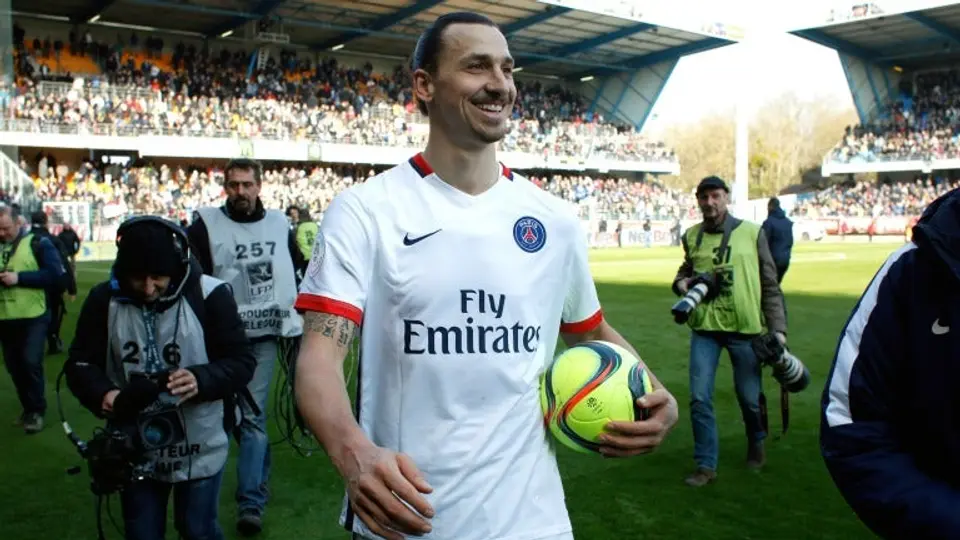 Torre Eiffel elogia humor de Zlatan, pero rechaza petición