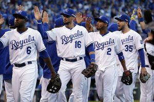 Reales doblegan a los Astros y empatan la Serie