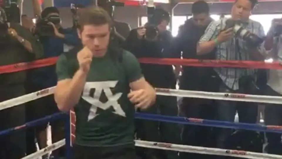 Canelo tiene práctica para medios previo a pelea contra Khan