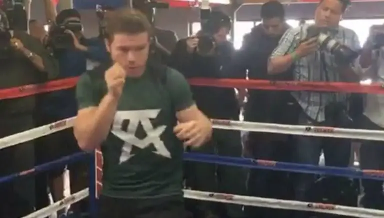Canelo tiene práctica para medios previo a pelea contra Khan