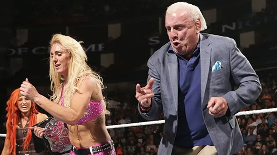 Charlotte, Campeona de Divas e 'hija de papi'